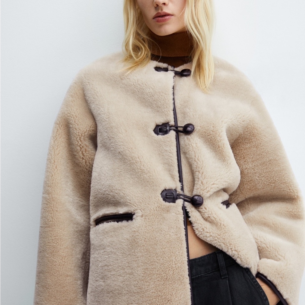 Mango FUR-EFFECT COAT WITH APPLIQUÉS